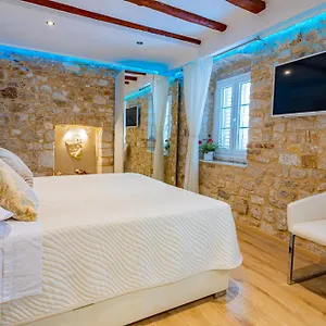 & Stars Free Parking Gasthof Trogir